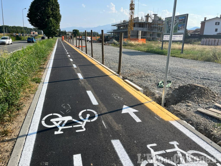 Pinerolo: per la pista ciclabile in viale Porporata serviranno ancora un paio di settimane.