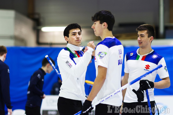 Curling, grande Italia con i pinerolesi ai Mondiali Junior: azzurri salgono al primo posto
