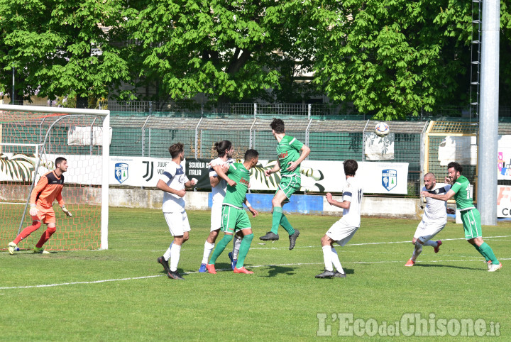 Calcio Eccellenza, ancora un successo per la capolista Pinerolo: 2 a 0 nel derby su Moretta