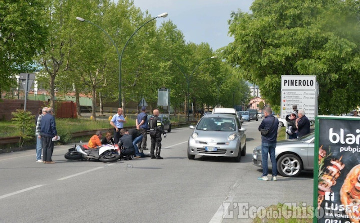 Pinerolo: auto contro moto, centauro ferito in corso Torino