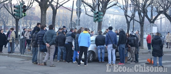 Pinerolo: blocchi in centro e tensioni tra &quot;forconi&quot; e cittadini