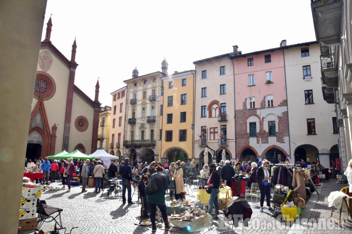 A Pinerolo domenica 25 la Mostra mercato dell'Antiquariato minore e del Collezionismo