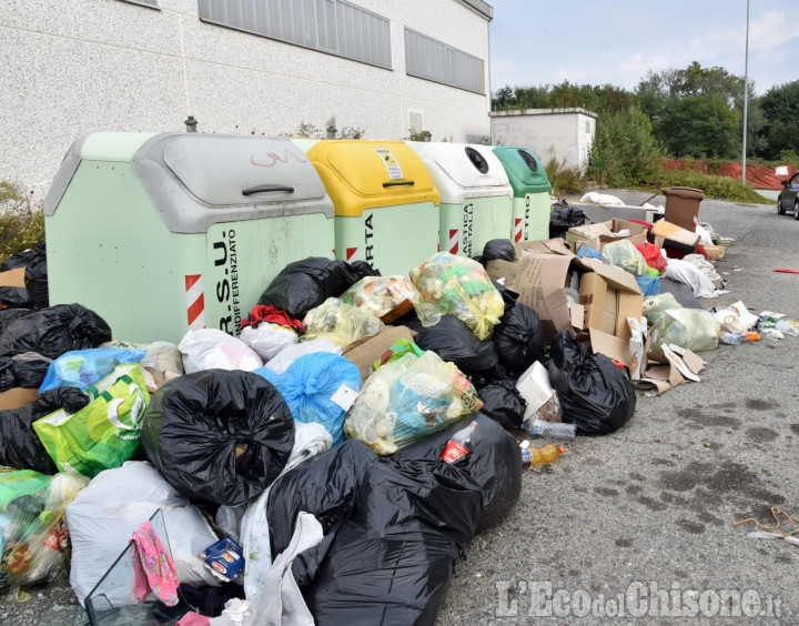 A Cumiana una vergognosa discarica a cielo aperto