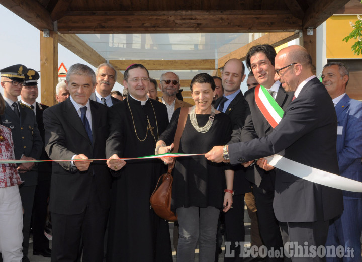 Barge, inaugurata area verde e posa prima pietra all&#039;Itt con Vescovo e presidente Chiamparino