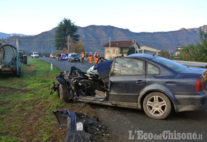 Revello: auto contro trattore, un ferito grave in elisoccorso al Cto