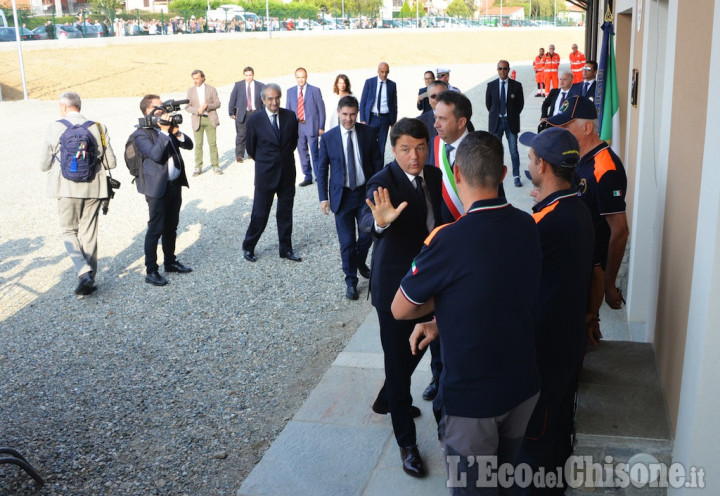 Il premier Matteo Renzi a Bagnolo: &quot;complimenti per la scuola, edilizia scolastica fuori da patto di stabilità&quot;