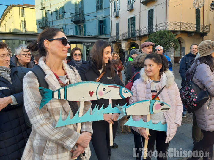 Le Sardine in piazza Facta a Pinerolo