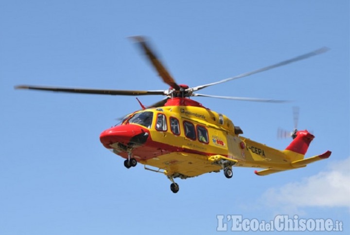 Alpinista soccorso con l'elicottero sul Monviso: sospetta frattura a una gamba