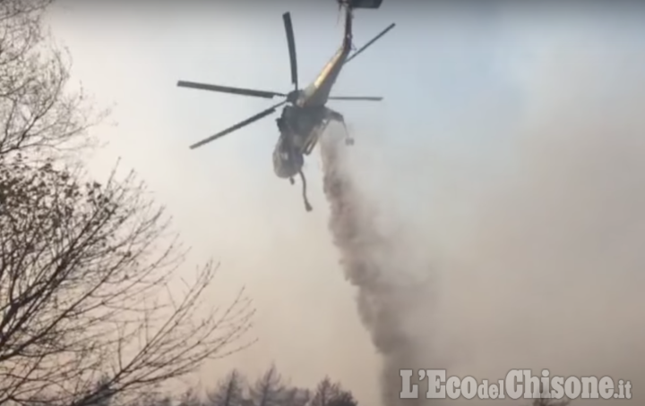 Incendio di Roure: «La situazione sta tornando sotto controllo»