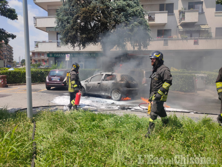 Rivalta: auto in fiamme a Pasta, l’intervento dei Vigili del fuoco