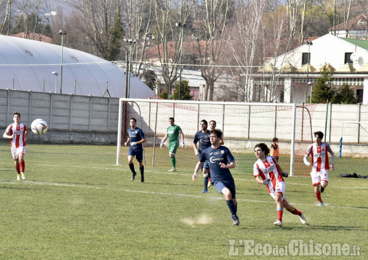 Calcio: Pinerolo batte Cuneo ed è primo in classifica 