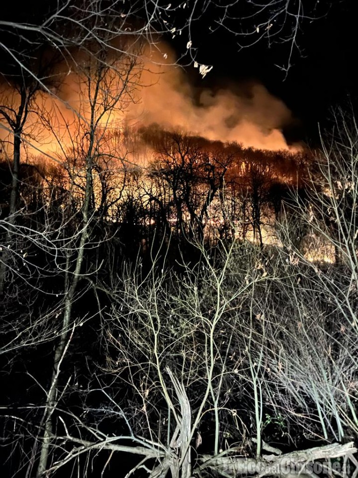 Valle Po, incendio tra Gambasca e Sanfront 