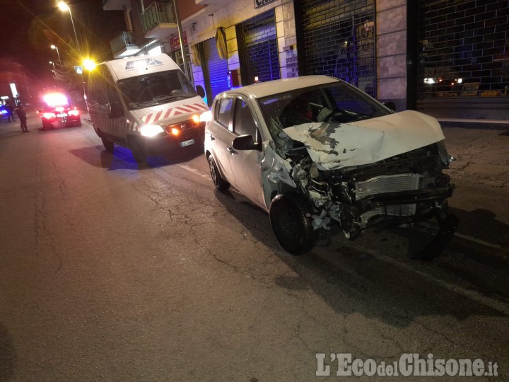 Villar Perosa: ubriaco al volante, piomba contro le macchine parcheggiate in via Nazionale