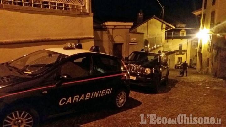 Pinerolo: protestano le migranti, carabinieri in via Acaja per calmare gli animi