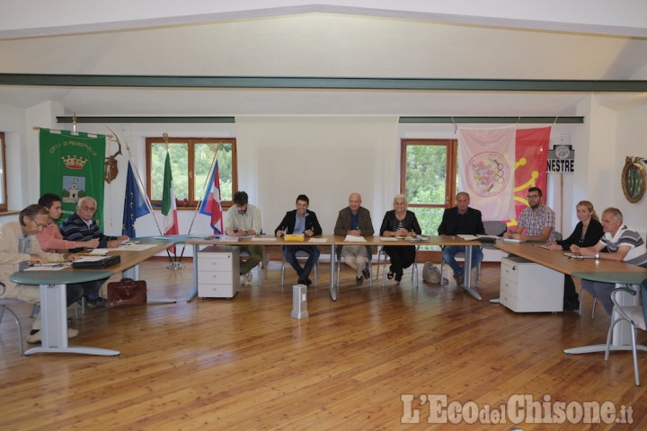 Fenestrelle: giuramento del sindaco Bouquet, la minoranza di Bourlot parte all&#039;attacco