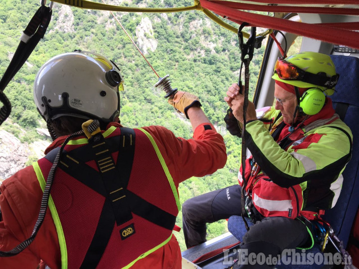 Perosa Argentina: cade da una parete durante un&#039;arrampicata, scalatore ferito gravemente