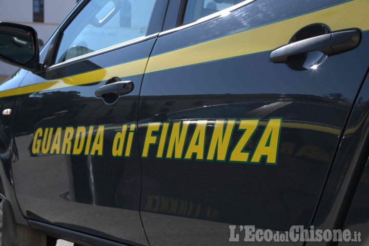 Controlli anti-riciclaggio durante l'emergenza Covid, sanzioni di 200mila euro dalla Finanza di Saluzzo