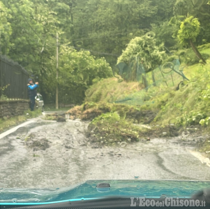 Roletto: frane e smottamenti causa bomba d'acqua, viabilità interrotta sul alcune strade 