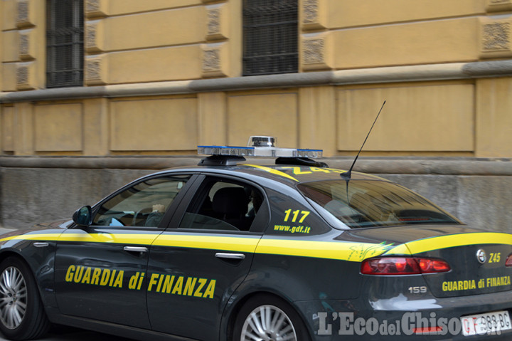 Pinerolo: confiscati oltre due milioni di euro al commerciante di auto di lusso