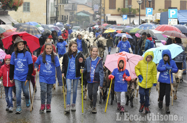 Bobbio Pellice in festa con la Fîra d&#039;la Calà