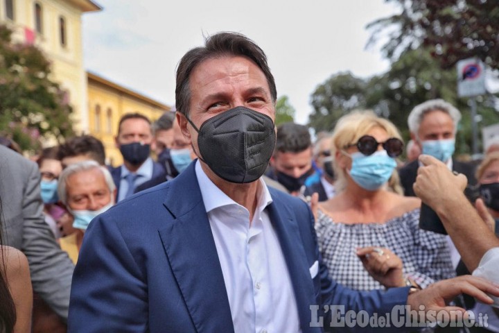 Giuseppe Conte a Nichelino per sostenere la candidata a sindaco Sibona
