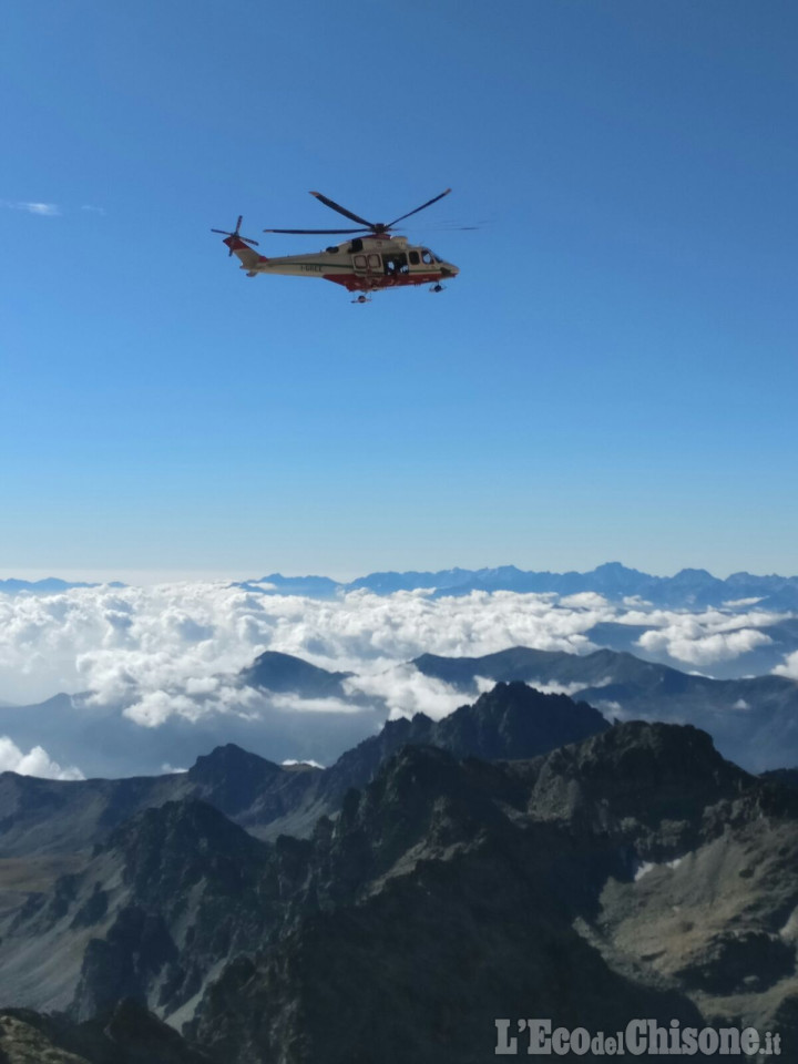 Travolto da una scarica di sassi, alpinista francese muore sul Monviso