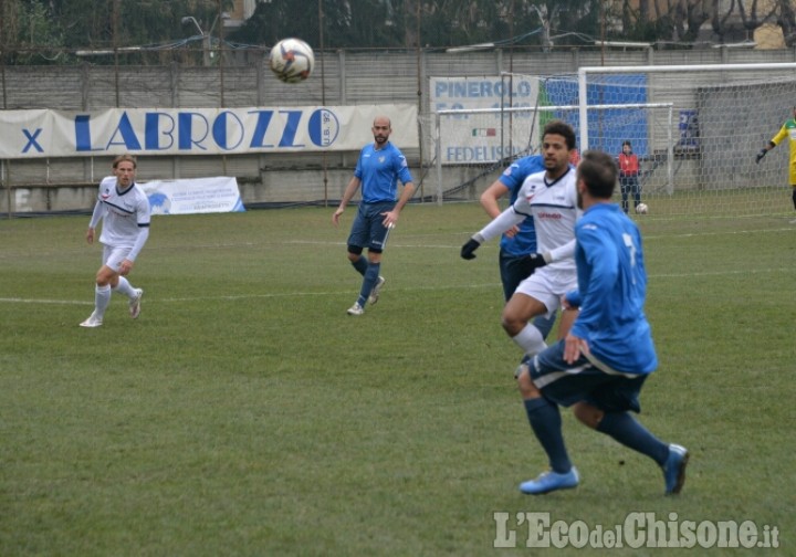 Calcio: Pinerolo-Caronnese bloccata sullo 0-0