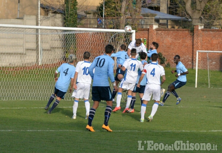 Calcio: Pinerolo di serie D in vantaggio al riposo