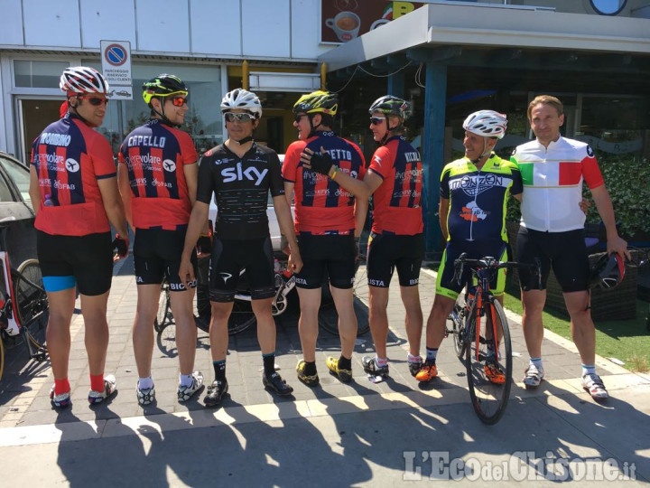 Davide Nicola, penultima tappa: pedala verso il Piemonte, accolto dalla famiglia a Genova