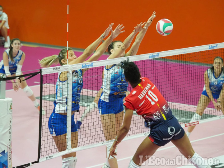 Volley A2 femminile, grande serata per Pinerolo: Mondovì s'inchina al tie-break