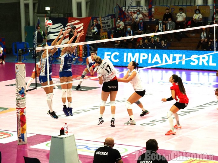 Volley A2 donne, Pinerolo festeggia il successo: 3-0 su Vicenza