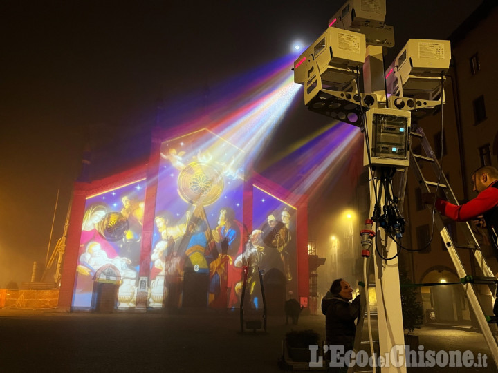 Pinerolo: le prove delle luci natalizie