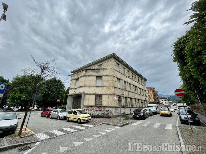 Pinerolo: la Diocesi acquisterà l'ex Caserma dei Carabinieri per fare una "stazione di posta"