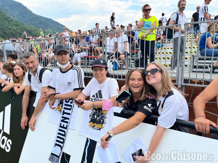 Calcio, Juventus a Villar con Locatelli e Bonucci prima della classica invasione di campo