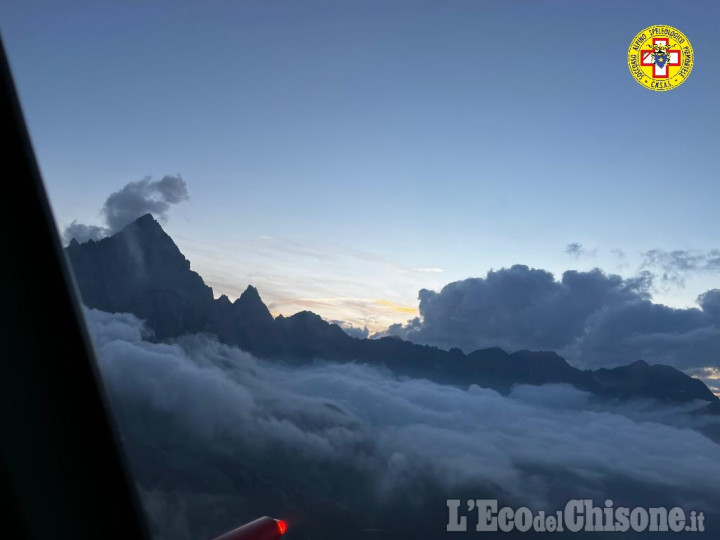 Monviso, elicottero in azione per due escursionisti bloccati