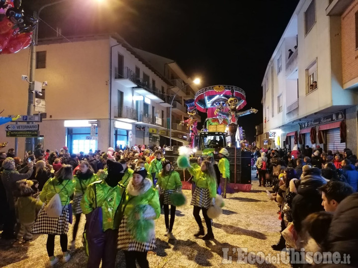 La pioggia ferma il Carnevale di Candiolo, si terrà solo la festa dei bambini
