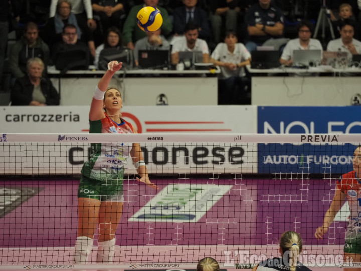 Volley A1 femminile, niente da fare per Pinerolo: 3-0 chierese nel derby