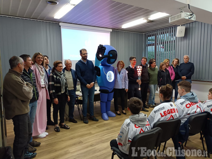 La Mascotte e la Fiaccola delle Universiadi hanno fatto tappa a Torre Pellice