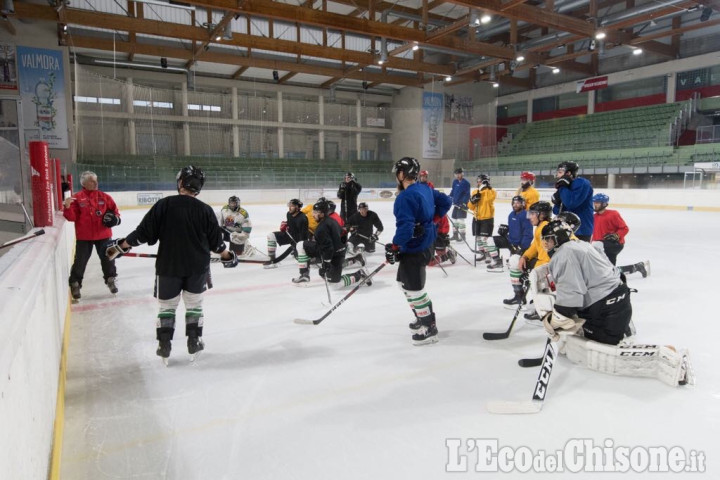 Hockey ghiaccio, ad un mese dalla prima di Ihl: lavoro intenso per Valpeagle