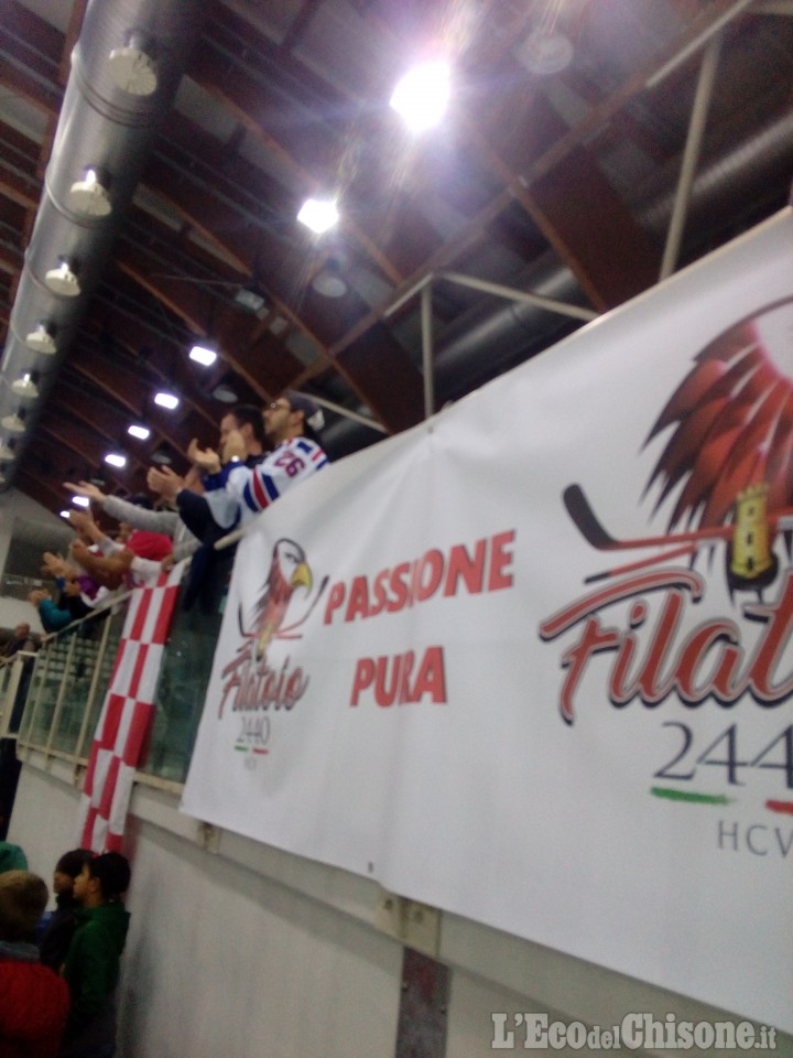 Hockey ghiaccio, super Valpe contro Varese: festa sugli spalti e 18 a 0