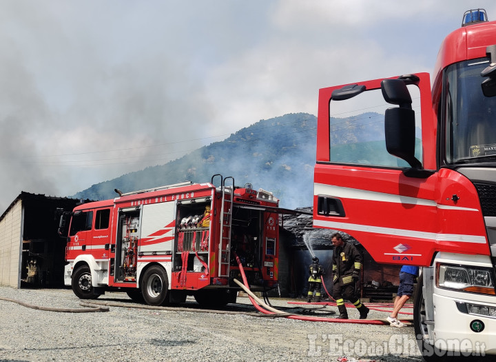 Sanfront, a fuoco un allevamento di maiali