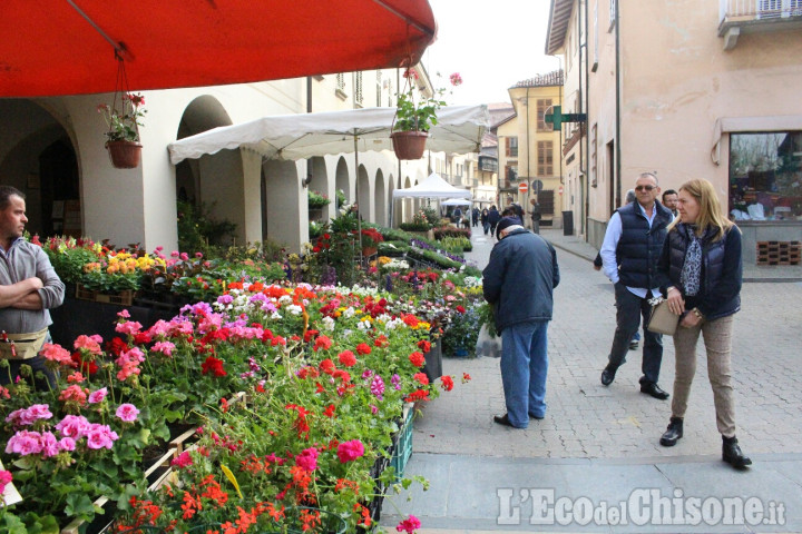 Vigone: due giorni di fiori e colori con Vigoflor