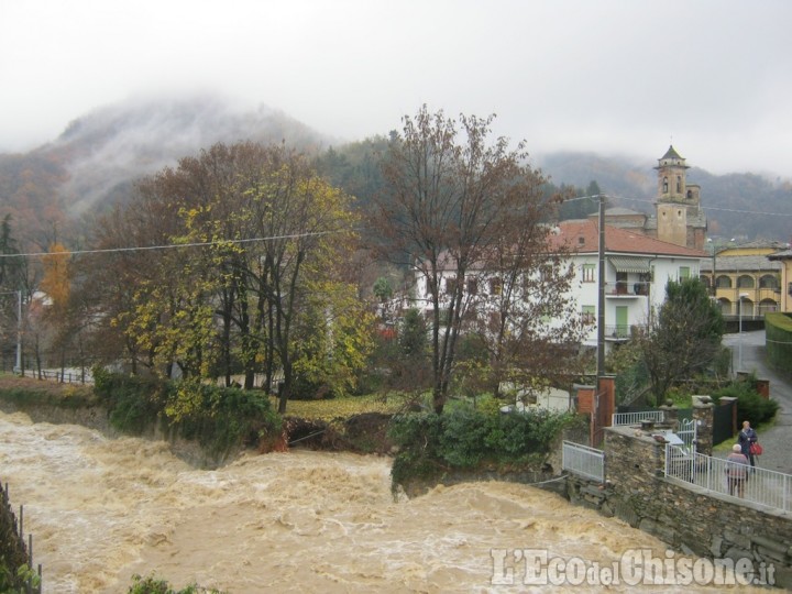 Allerta maltempo: a Barge frane ed erosione argini sotto Ponte Nuovo