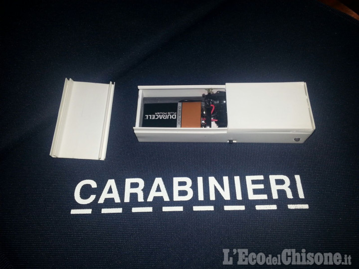 Rivalta: ladro tecnologico nel negozio di scarpe, bloccato dai carabinieri