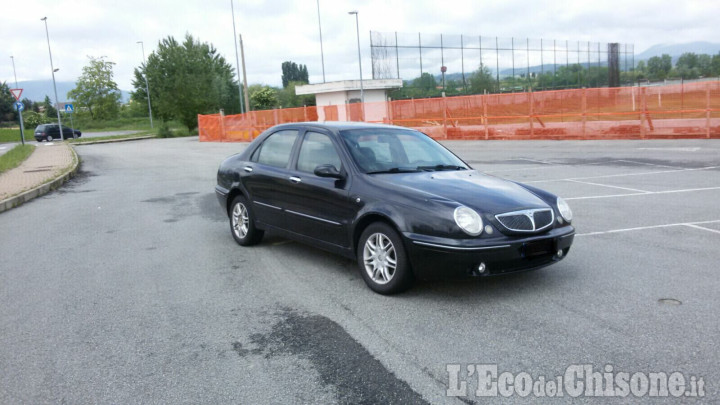 Orbassano: al volante senza assicurazione nè patente, multa da 8500 euro