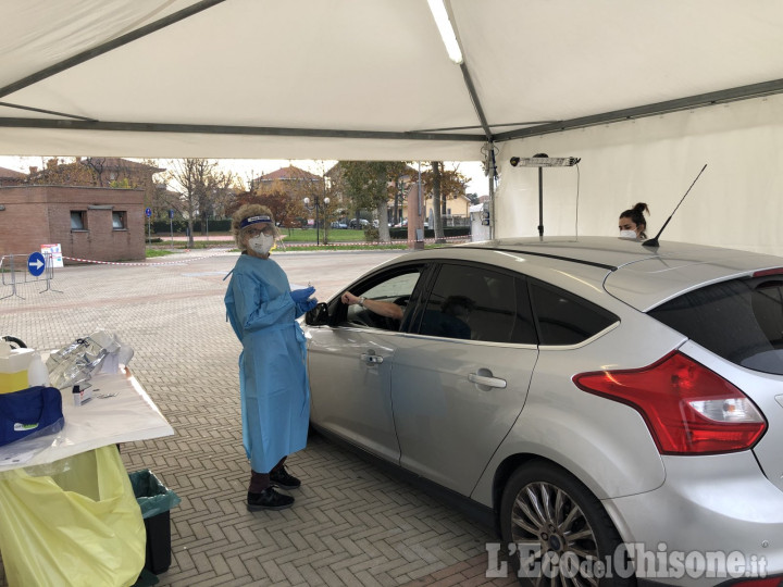 Rivalta: in piazza Gerbidi oltre 800 vaccinazioni antinfluenzali senza scendere dalla propria auto