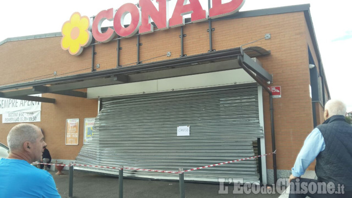 Beinasco: ladri in azione nella notte al Conad di Borgaretto