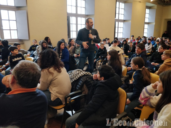 Vinovo: gli studenti incontrano Paolo Borrometi