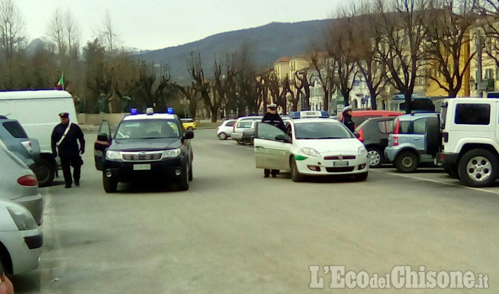 Pinerolo: parcheggiatori abusivi, giro di vite di carabinieri e Polizia locale