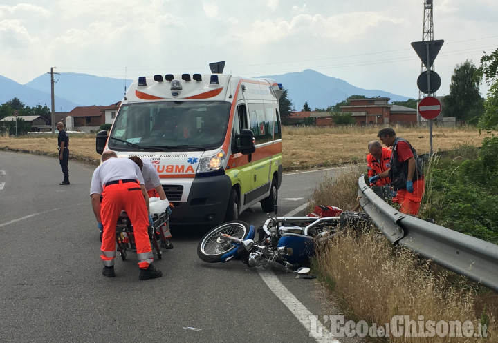 Cade dalla moto tra Rivalta e Orbassano, biker ferito